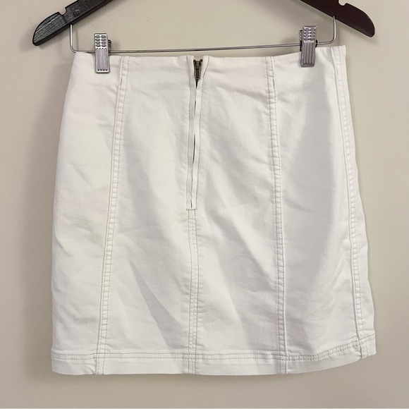 Free People Modern Femme Denim Mini In Stark White Size 10 Back Zip Close - Picture 6 of 11